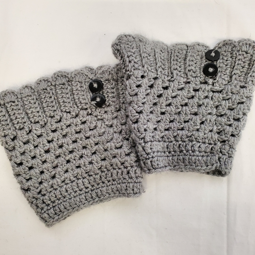 Hand knit‎ crochet bootie ruffle cuffs gray scalloped edge